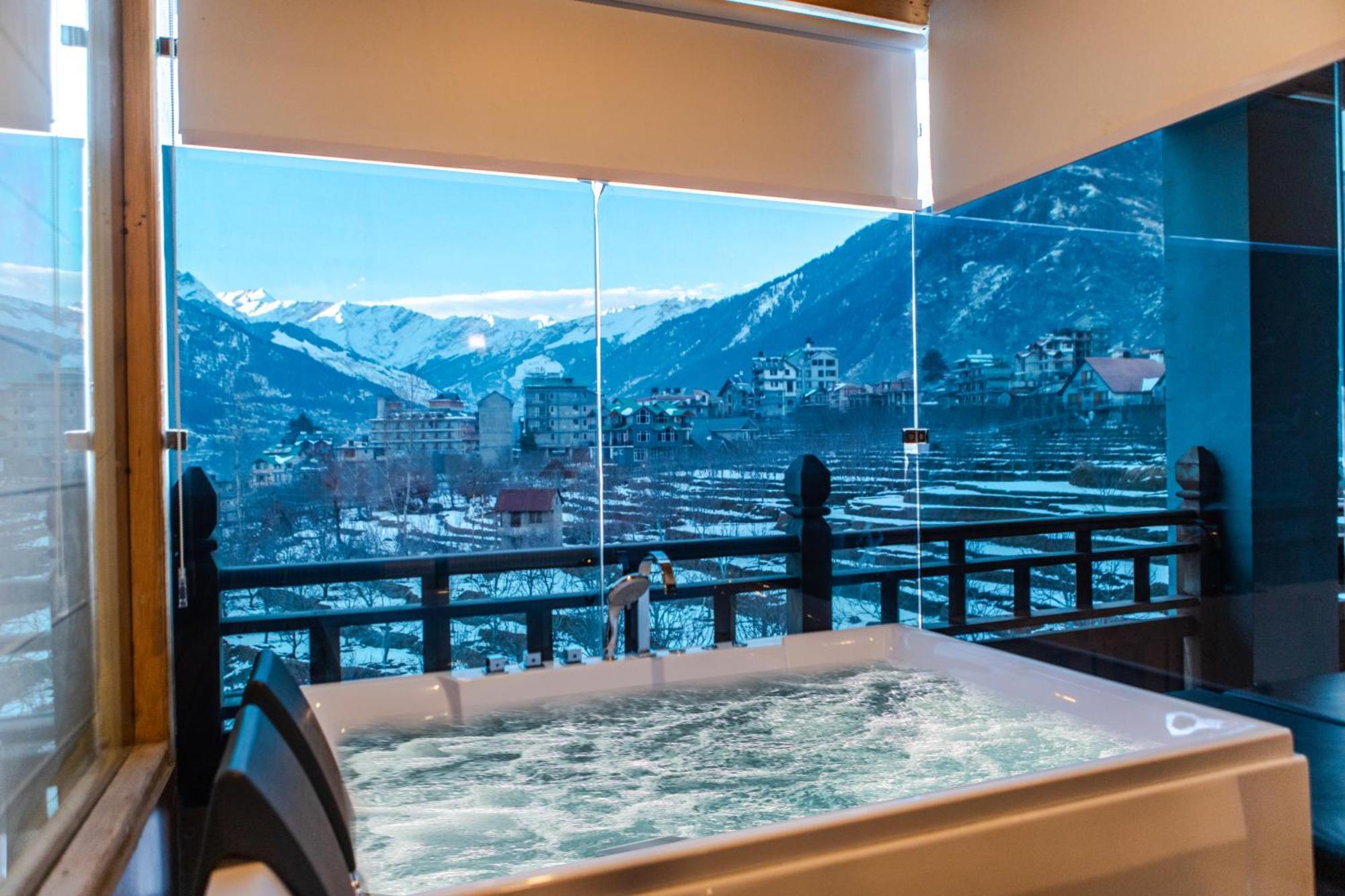 Snow Flakes Resort And Spa Centrally Heated Luxury Resort Manali  Bagian luar foto