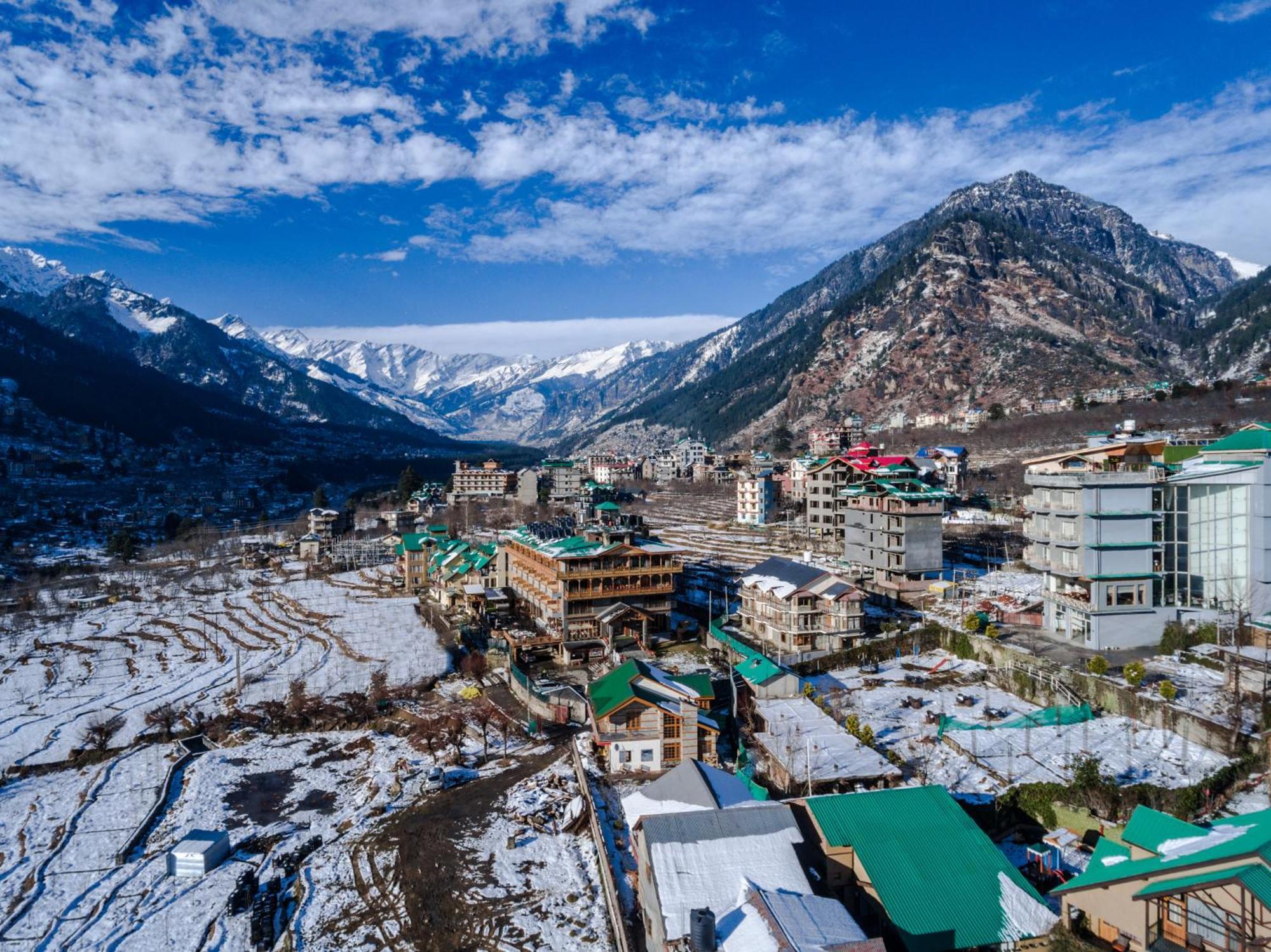 Snow Flakes Resort And Spa Centrally Heated Luxury Resort Manali  Bagian luar foto