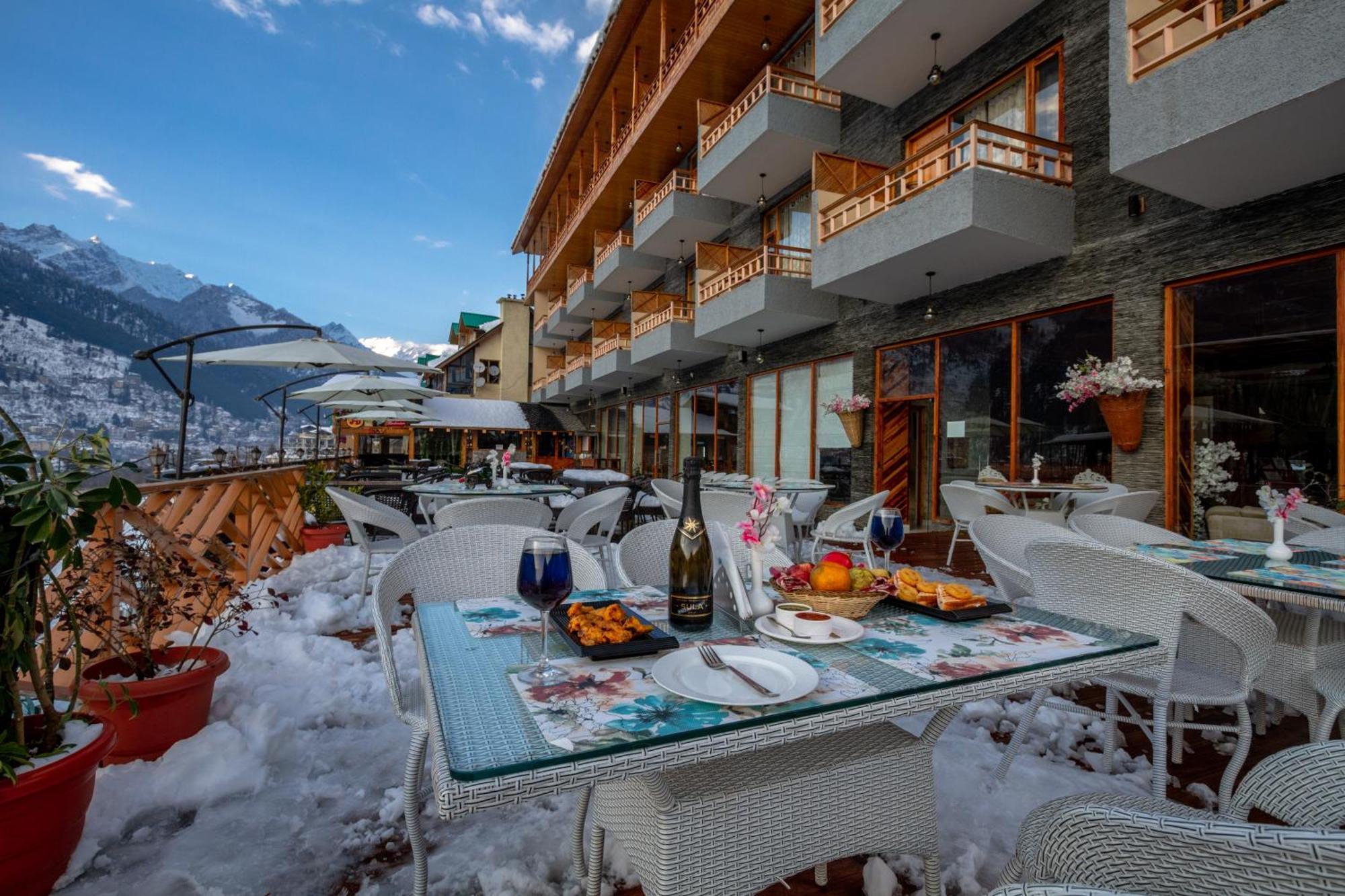 Snow Flakes Resort And Spa Centrally Heated Luxury Resort Manali  Bagian luar foto