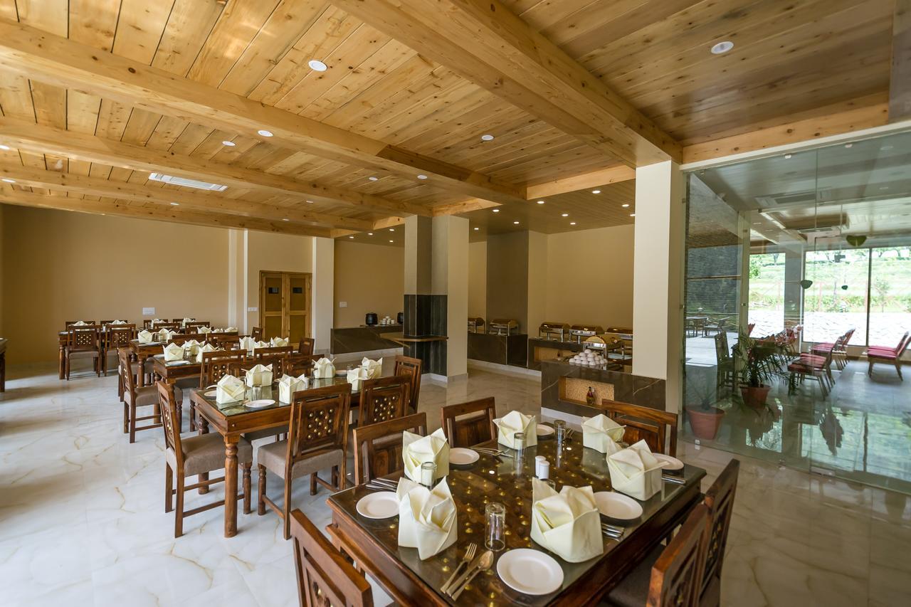 Snow Flakes Resort And Spa Centrally Heated Luxury Resort Manali  Bagian luar foto