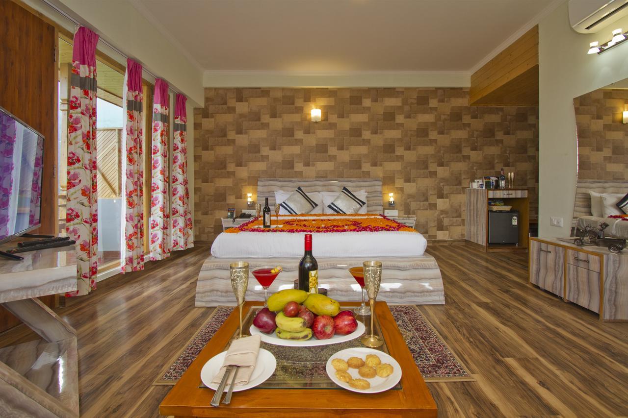 Snow Flakes Resort And Spa Centrally Heated Luxury Resort Manali  Bagian luar foto