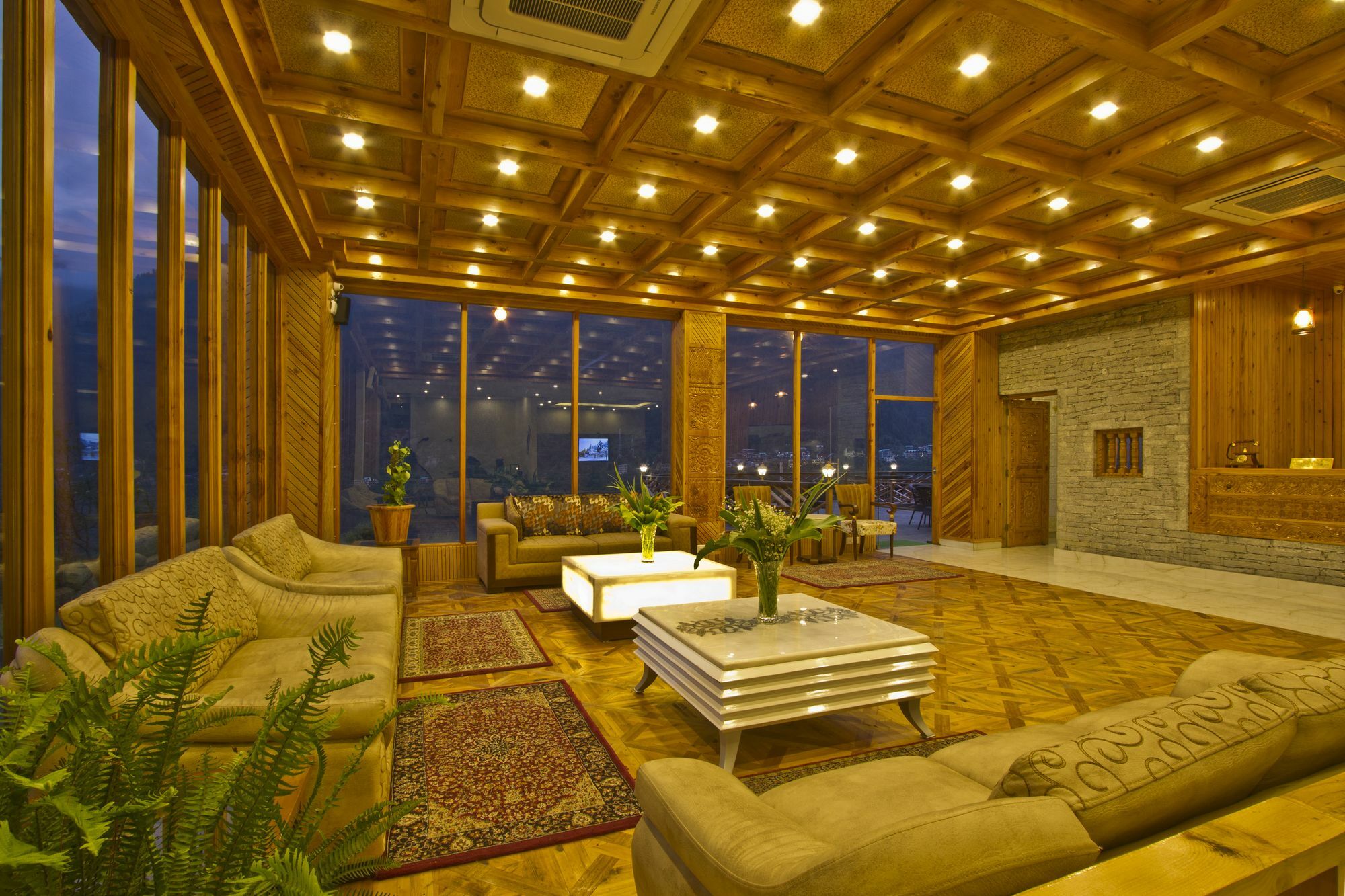 Snow Flakes Resort And Spa Centrally Heated Luxury Resort Manali  Bagian luar foto